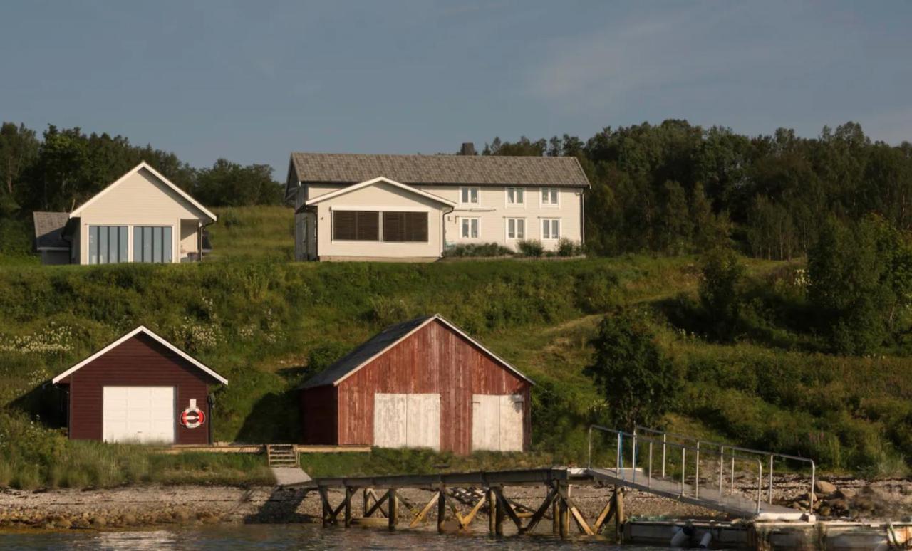 Nice Little House Right By The Sea, Stunning View Rensa エクステリア 写真